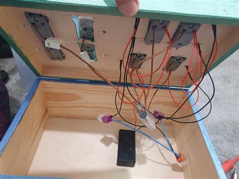 can you splice electrical wires without a junction box|splicing multiple wires together.